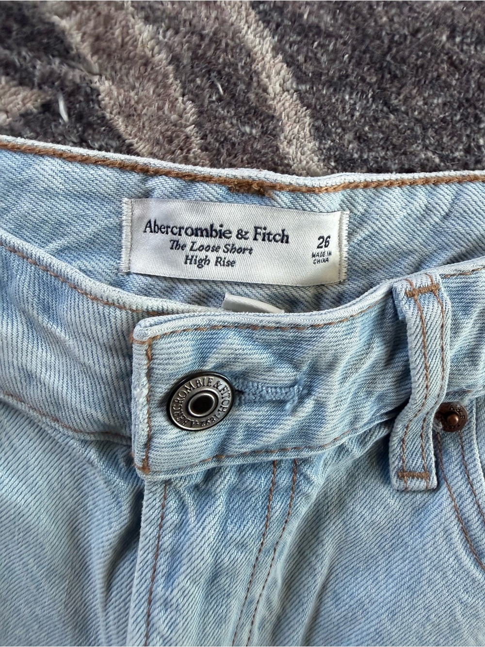 Abercrombie & Fitch Light Wash High-Rise Denim Shorts - Picture 2 of 4